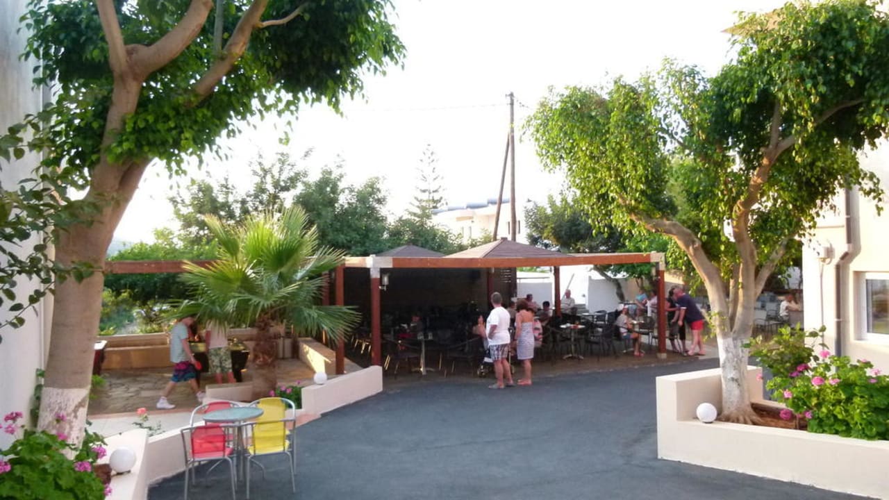 Terasa baru Dyionyssos Eurohotel Katrin Hotel & Bungalows