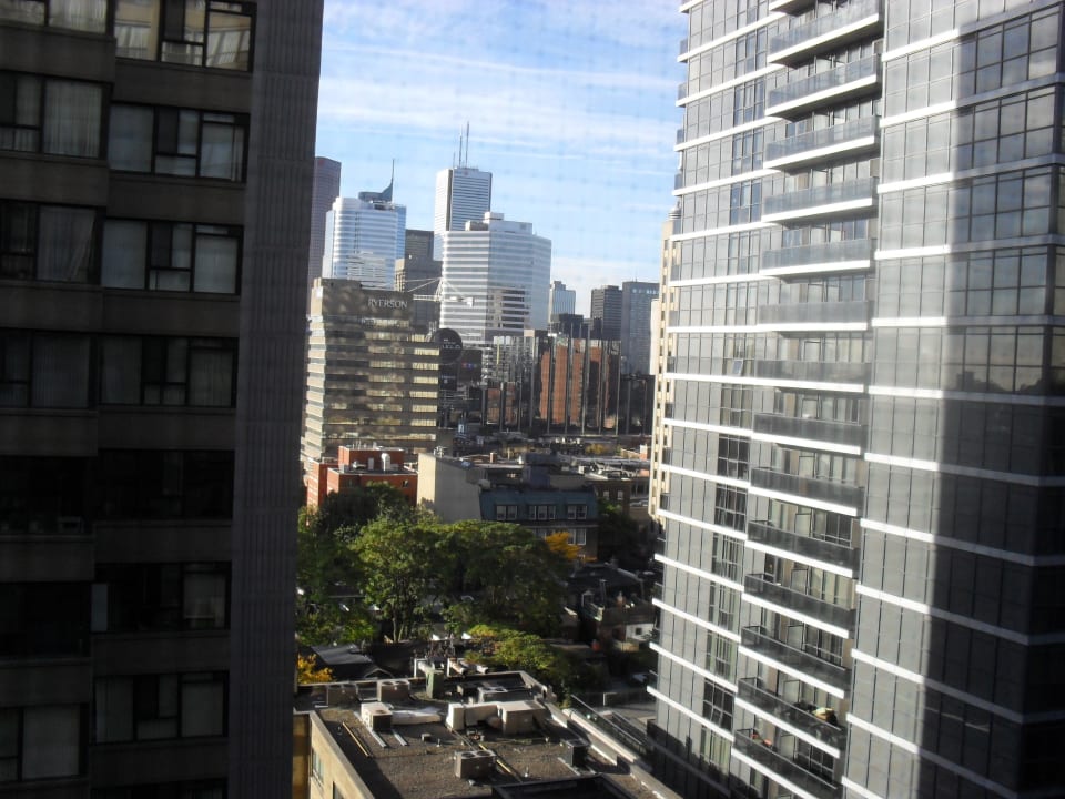 Blick auf den Times Square Holiday Inn Toronto Downtown Centre