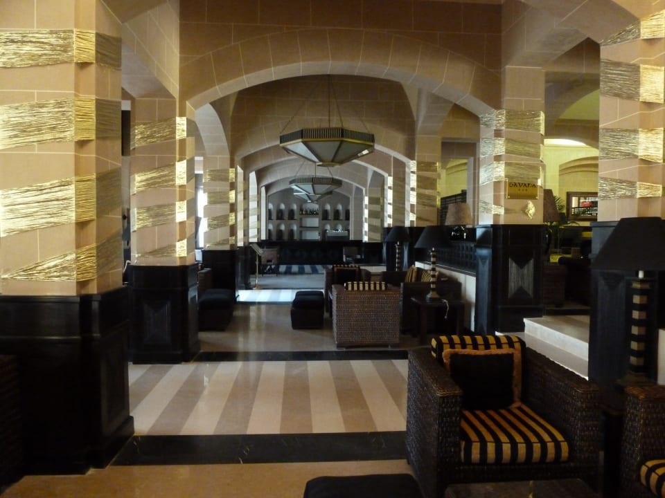 Lobby und Blick zur Bar Jaz Solaya