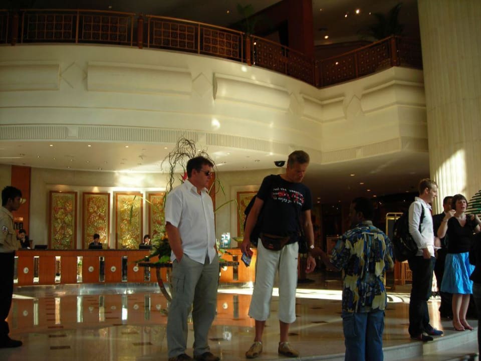 Lobby Renaissance Kuala Lumpur Hotel
