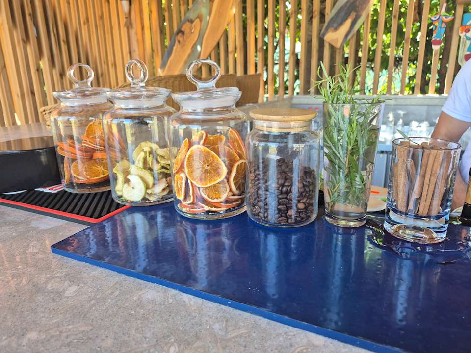 Gastro Saturn Palace Resort Hotel