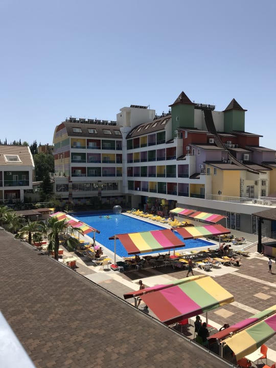 Pool Side Win Hotel & Spa