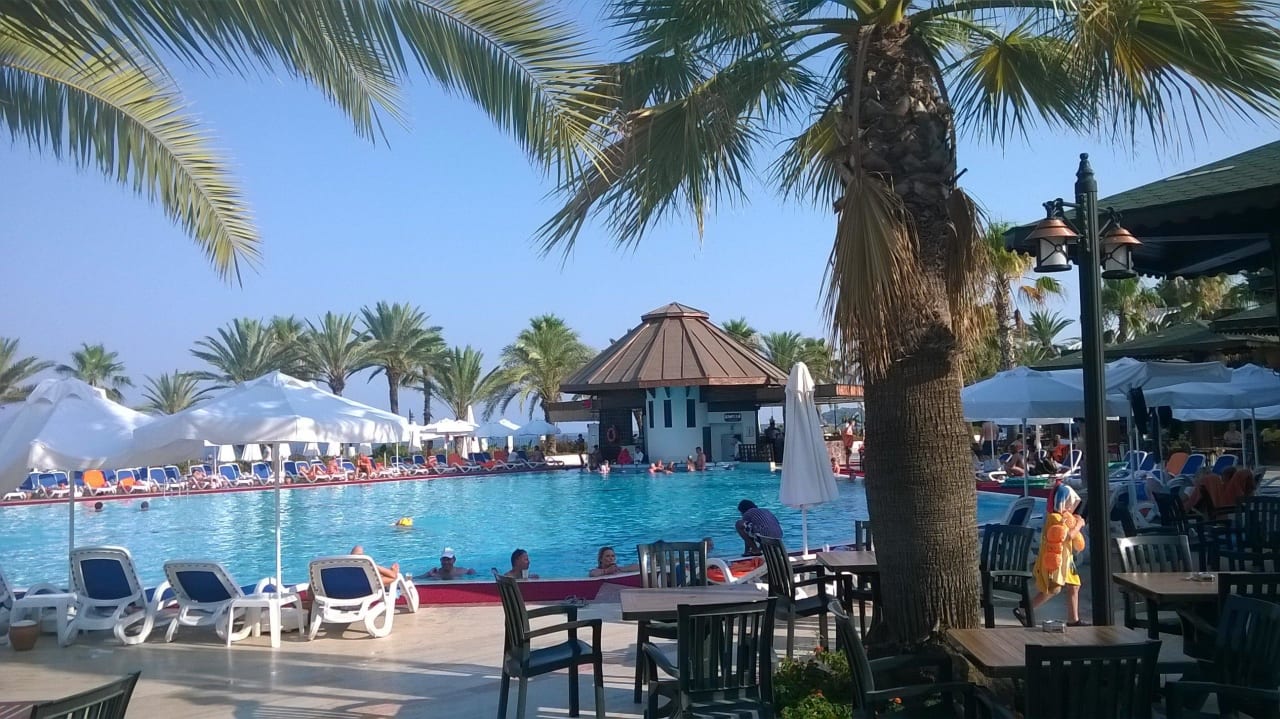 Hauptpool Emelda Sun Club