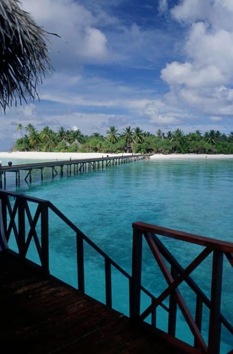 Blick von der Terrasse eines Wasserbungalows Angaga Island Resort