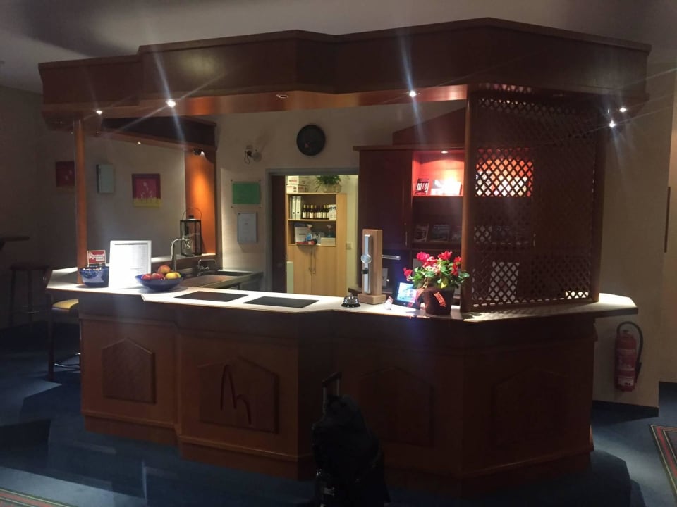 Die Rezeption Montana Hotel Kassel-Süd