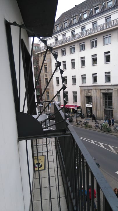 Schmaler Balkon SMARTY Cologne Dom Hotel - Boardinghouse