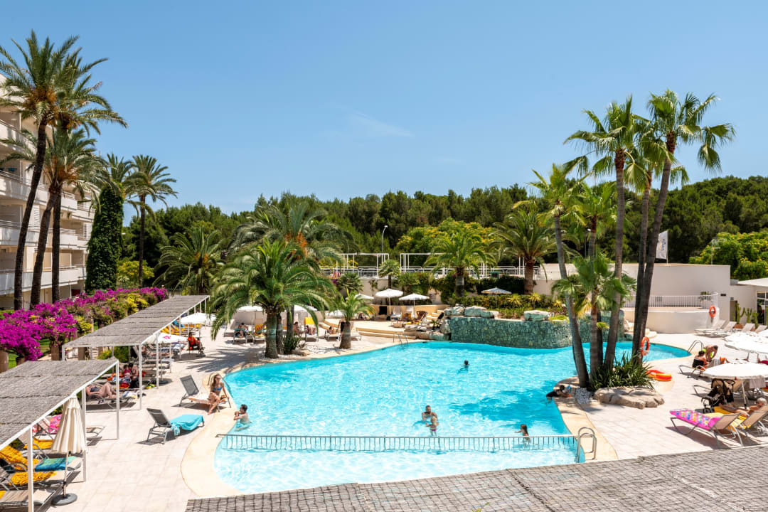 Pool Hotel Rosella by Intelier