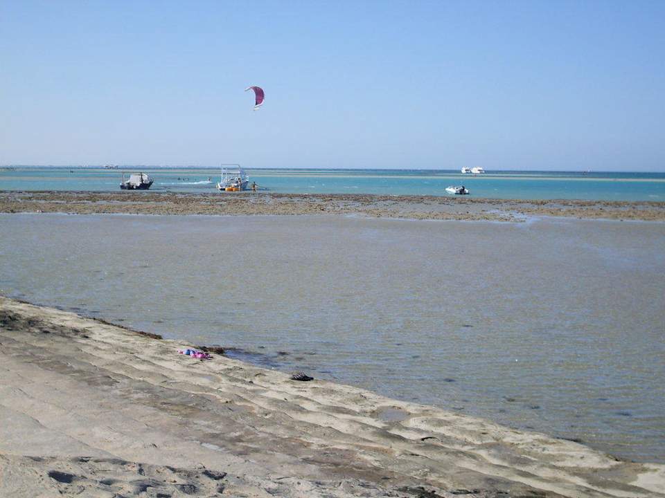 Моря нет.Отлив Riviera Aqua Park Resort