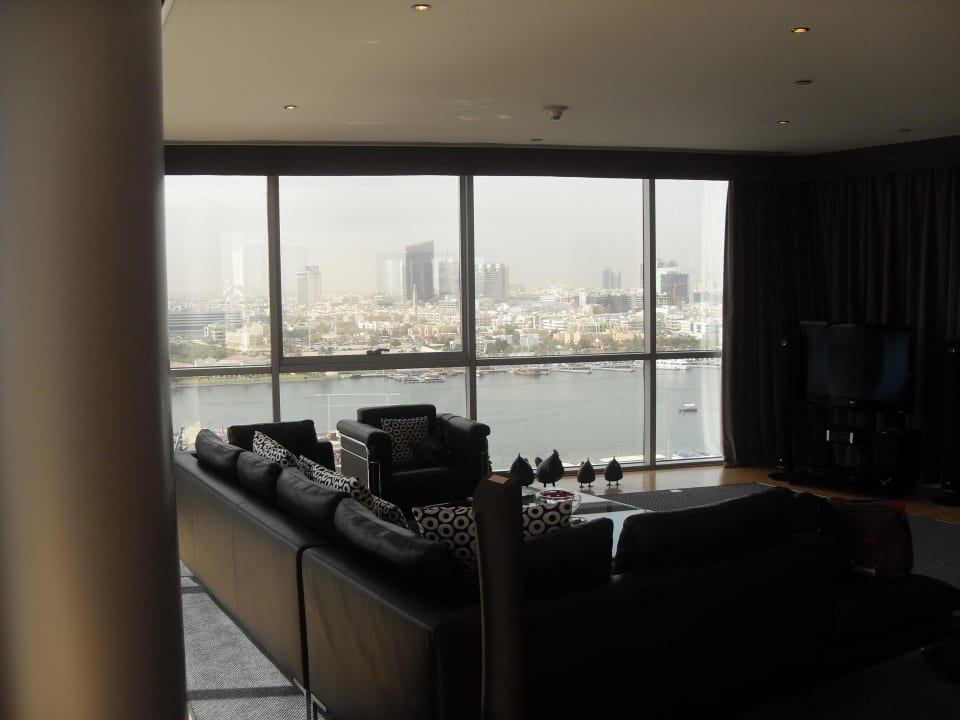 Blick auf die Skyline aus dem Zimmer Golden Sands Hotel Creek