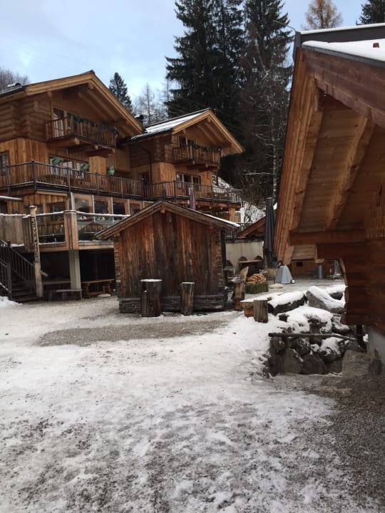 Außenansicht Hüttendorf Maria Alm