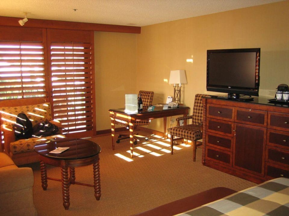 Zimmer mit Blick zum Balkon Hilton Santa Barbara Beachfront Resort