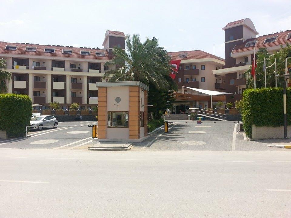 Eingang Hane Family Resort