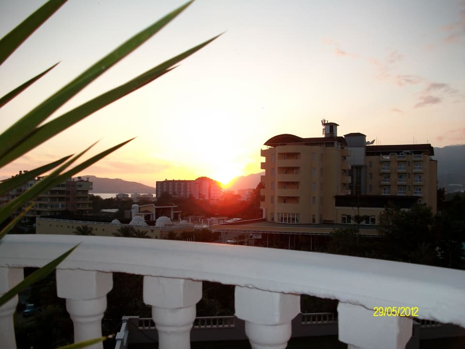 Sonnenuntergang Hotel Club Paradiso