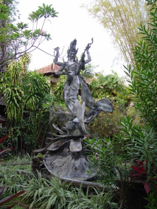 Gartenanlage Villa Shanti Beach