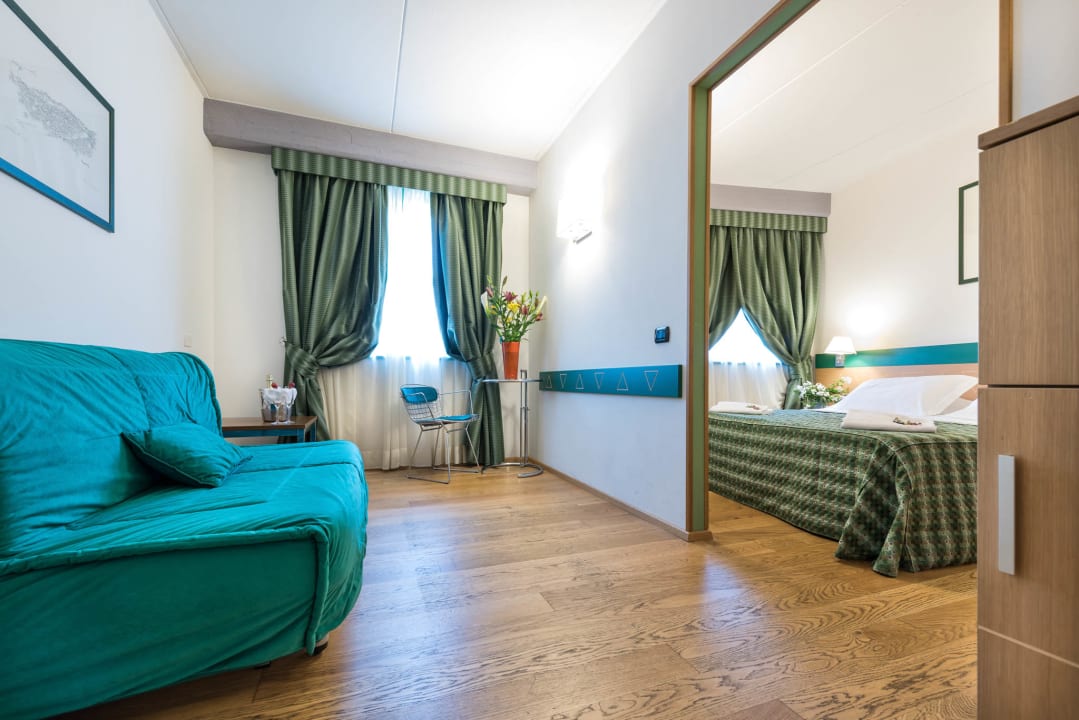 Zimmer West Point Airport Hotel