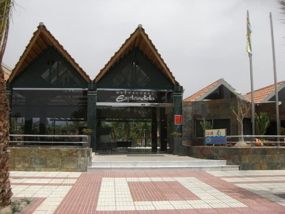 Eingangsbereich zur Hotelanlage allsun Hotel Esplendido