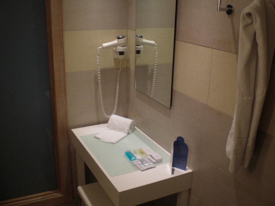Badezimmer der Suite Iberostar Waves Pinos Park