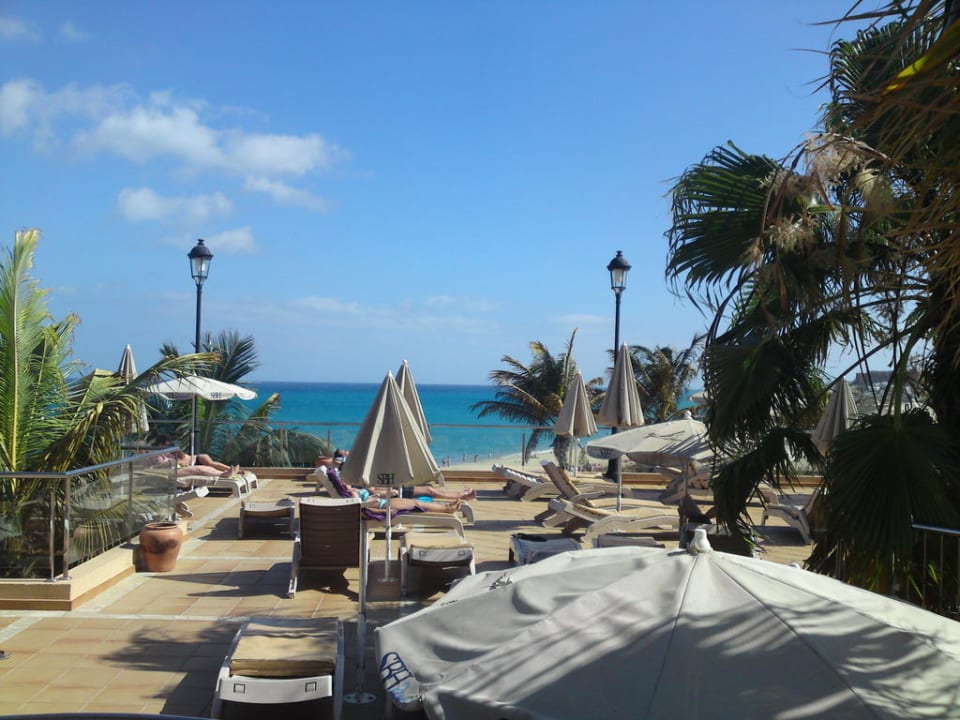 Sicht vom Pool auf das Meer SBH Hotel Taro Beach