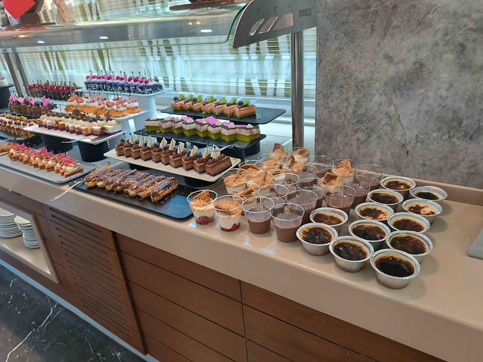 Gastro Saturn Palace Resort Hotel