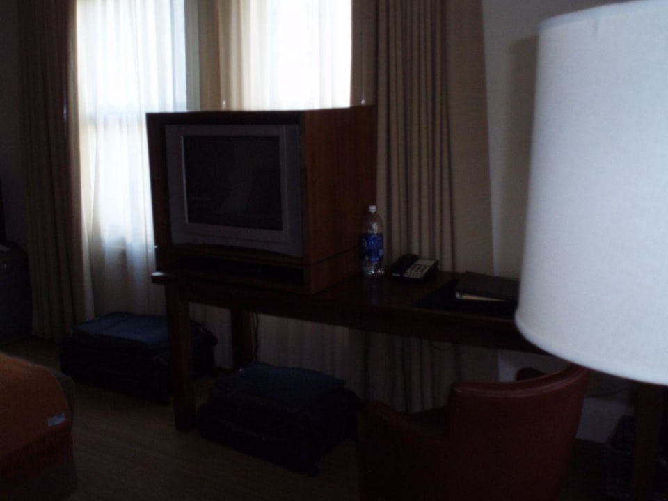 Fernseher in unserem Zimmer Hotel Adagio