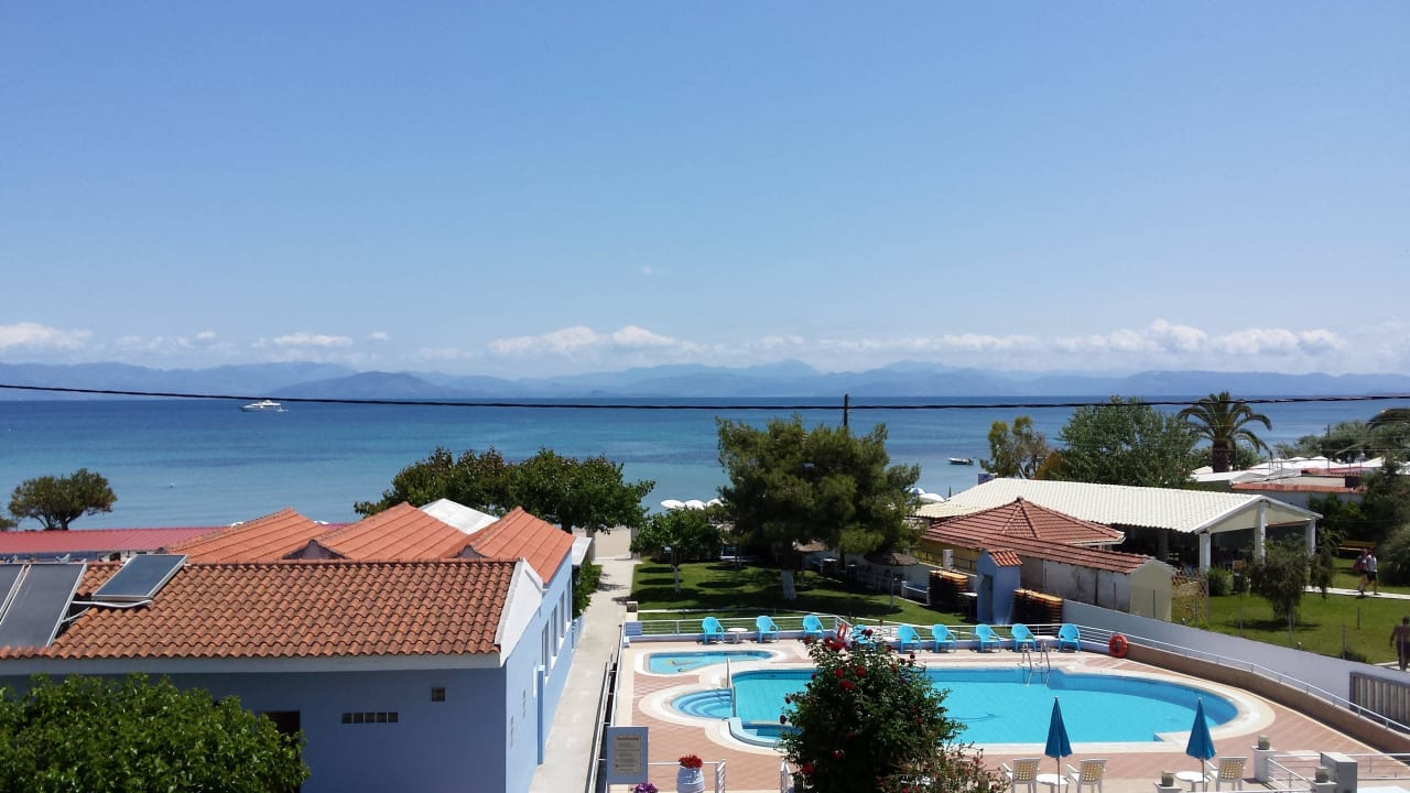 "Blick vom Garten zum Hote..." Hotel Margarita Beach (Moraitika