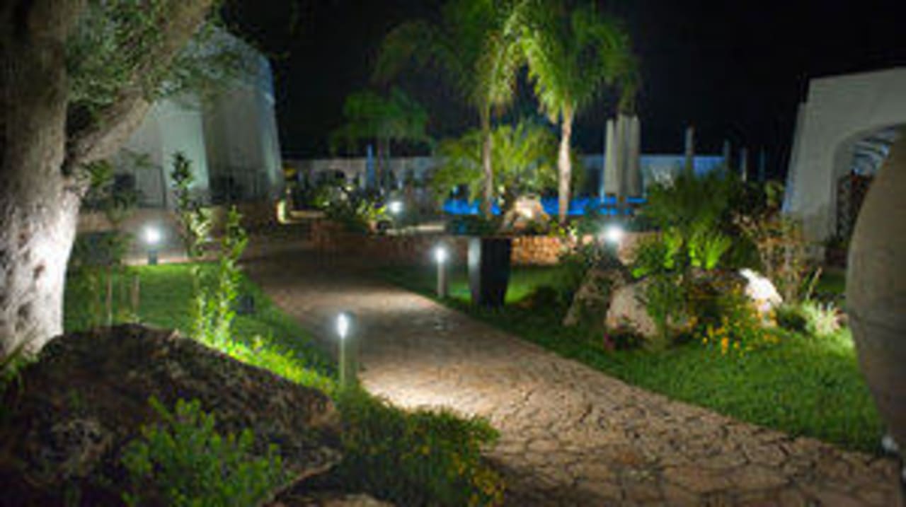 Anlage by night Hotel La Casarana Resort & Spa