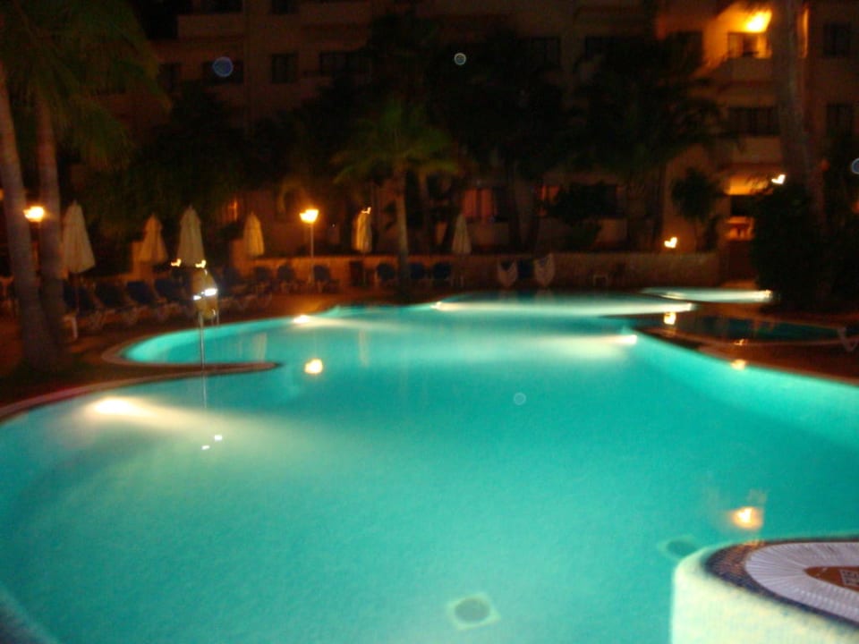 Bei Nacht Valentin Somni Hotel & Suites