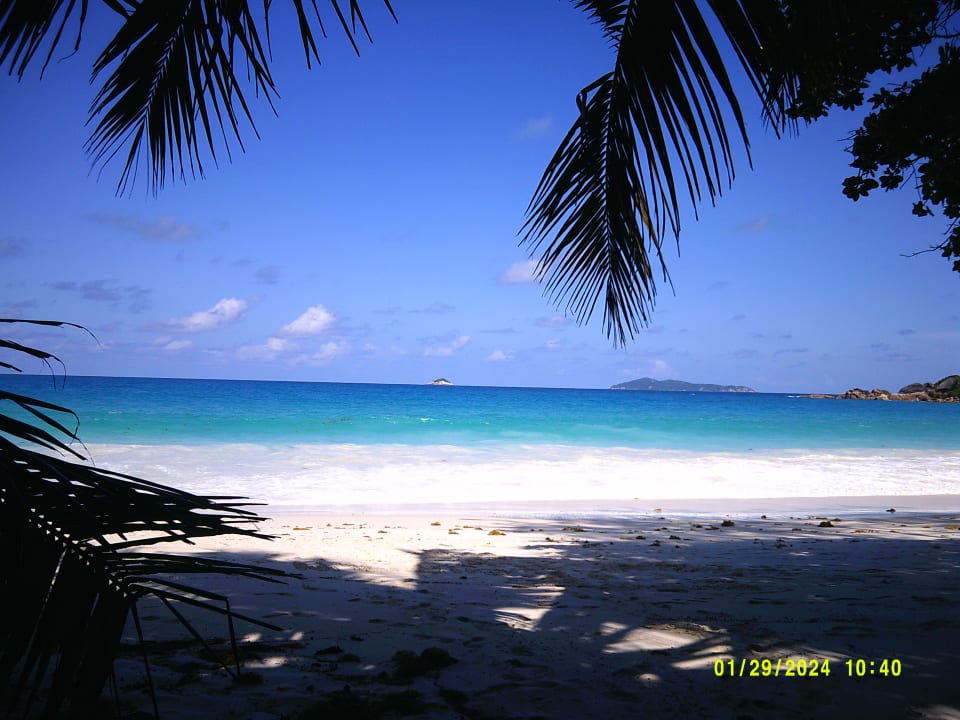 Strand The Coco de Mer Hotel & Black Parrot Suites