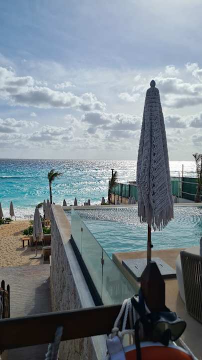 Strand Hyatt Vivid Grand Island