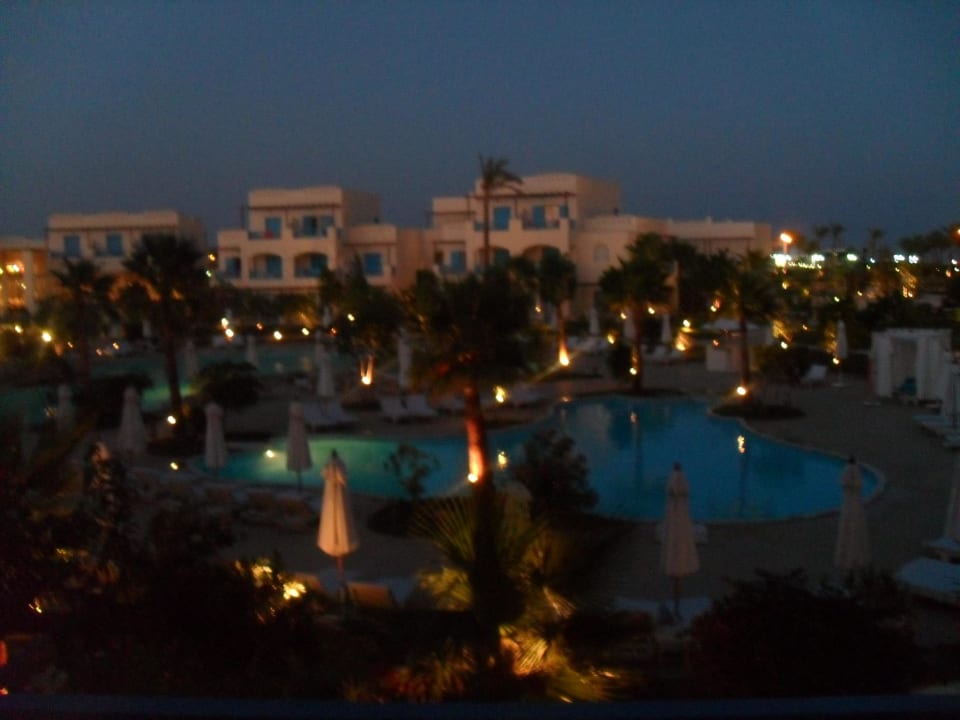 Anlage am Abend  Pasadena Hotel & Resort