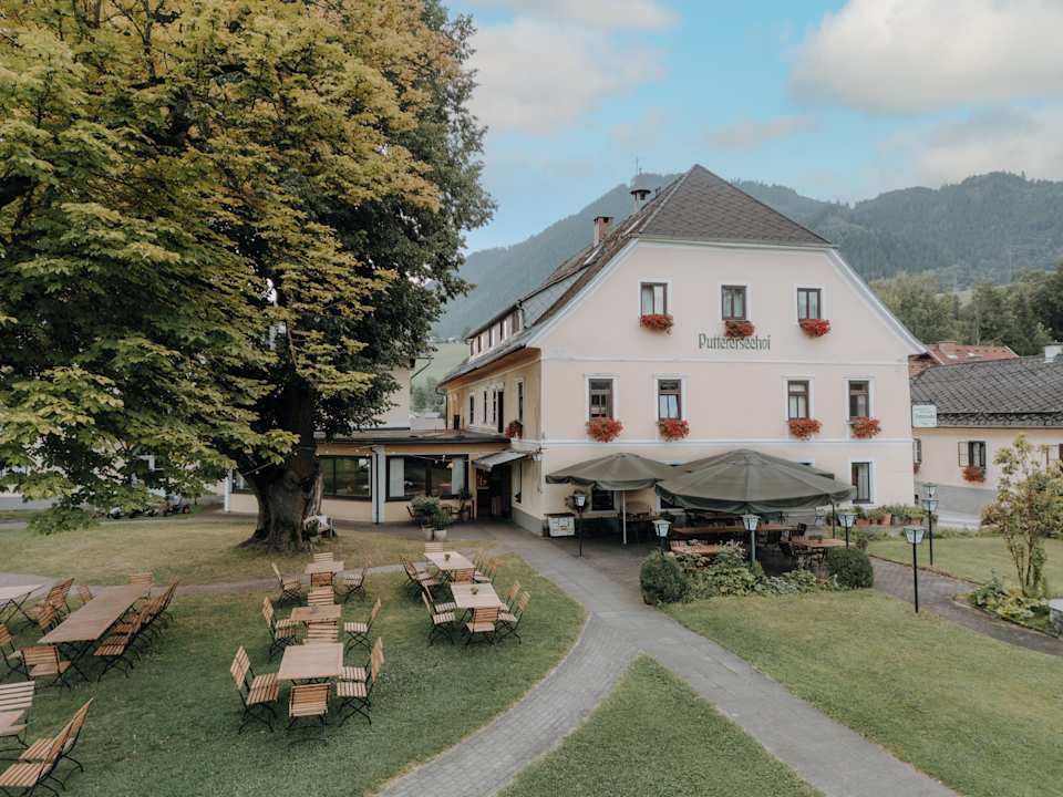 Außenansicht Landhotel - Gut Puttererseehof