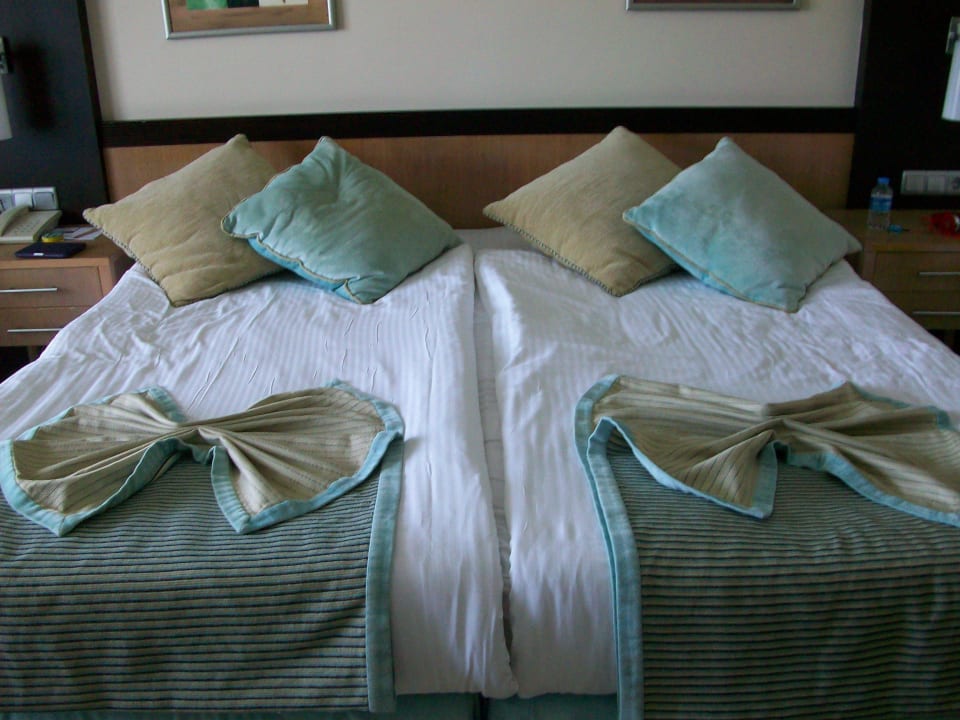 Faltfigur Royal Wings Hotel