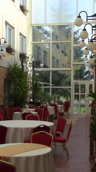 Überdachter Innenhof Park Hotel Tryszczyn