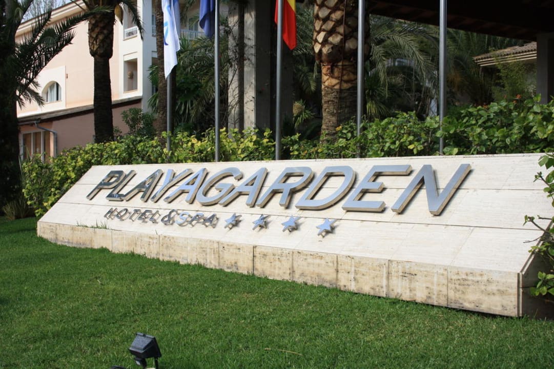 Sehr gepflegter Außenbereich Playa Garden Selection Hotel & Spa