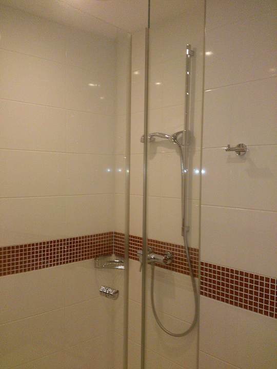 Tolle moderne Dusche! Vienna House Easy Pilsen