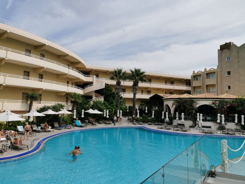Außenansicht Hotel Kalithea Mare Palace