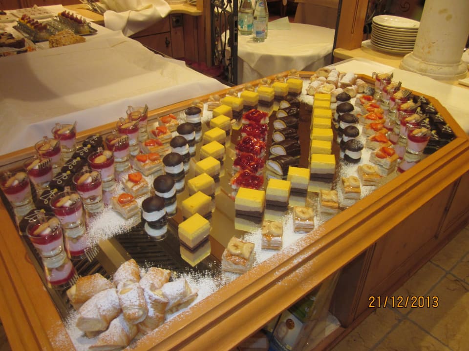 Leckeres Nachspeisebuffet Sonklarhof