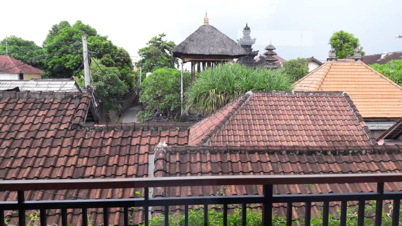 Dachy świątyni. Sleepwell Seminyak