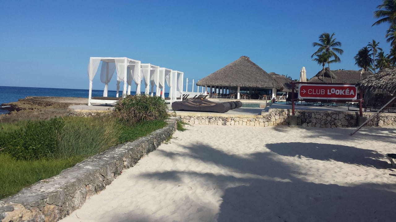 Blick vom Strand auf Restaurant Hotel Viva Dominicus Beach by Wyndham - All Inclusive Resort