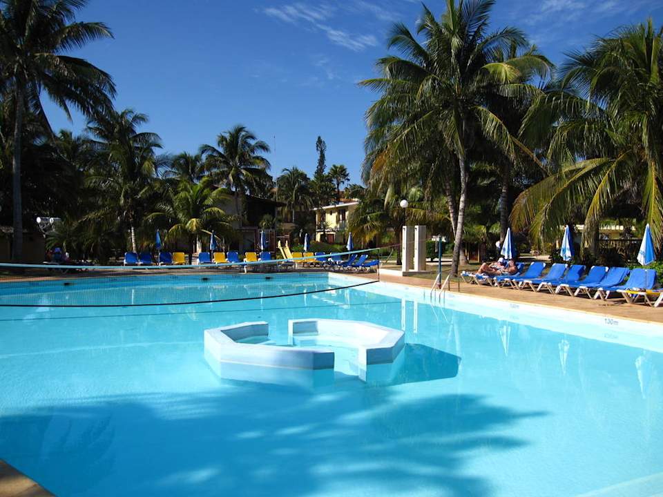 Pool für Wasservolleyball Hotel Roc Barlovento