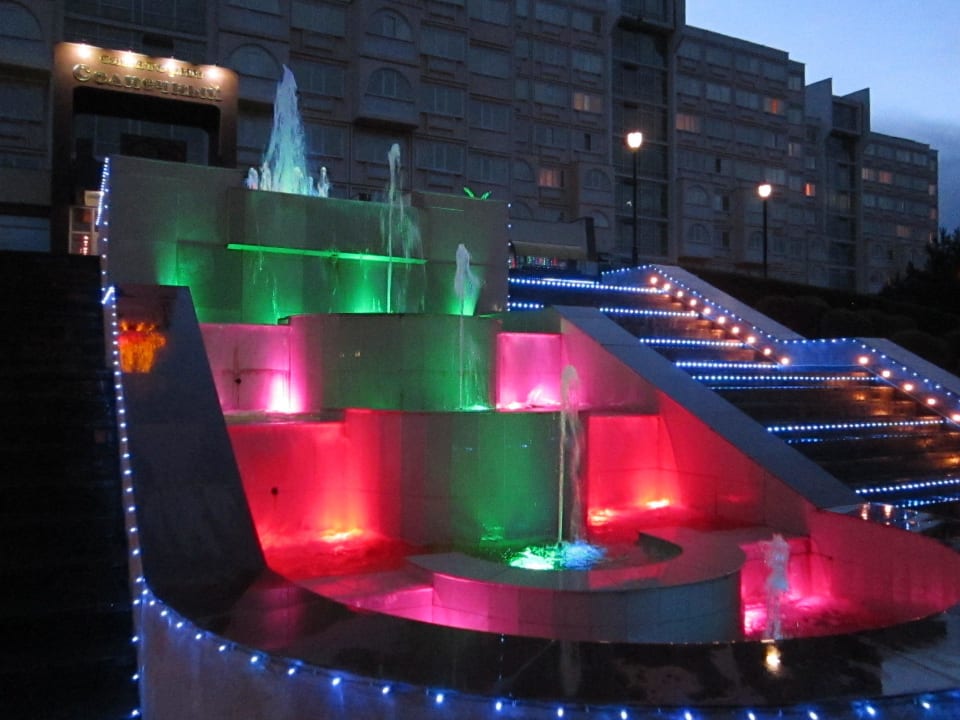 Фонтан с подсветкой Hotel Spa Solnechniy