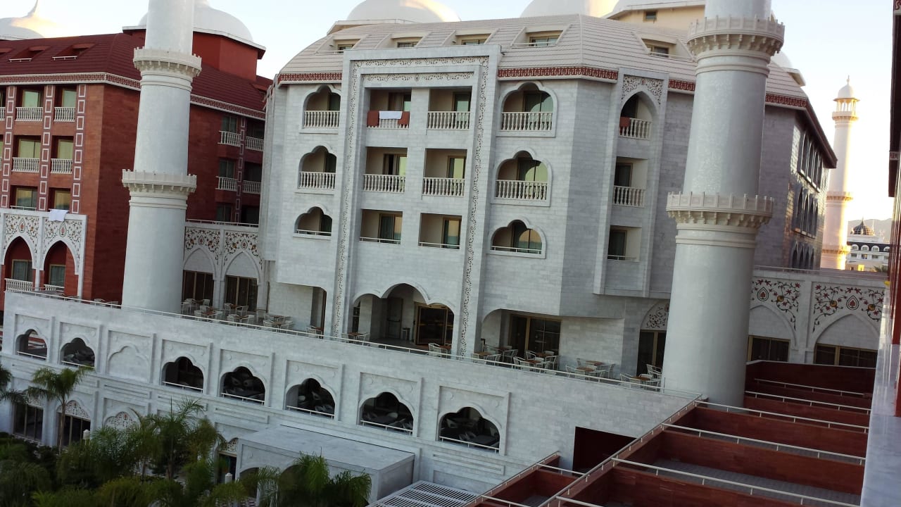 Haupthaus Royal Taj Mahal Hotel