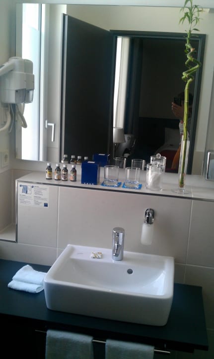 Bad Zimmer 610 INNSiDE by Meliá Berlin Mitte