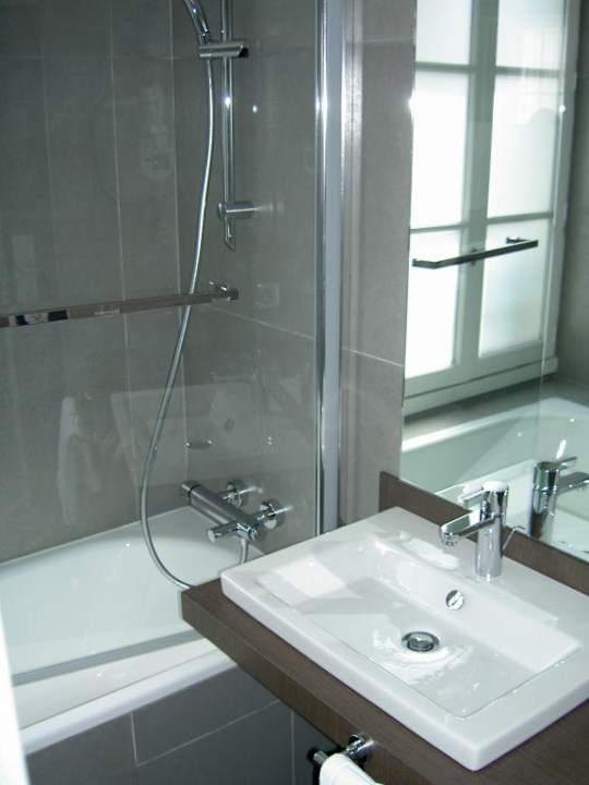 Badezimmer im Hotel du Cadran Hôtel du Cadran