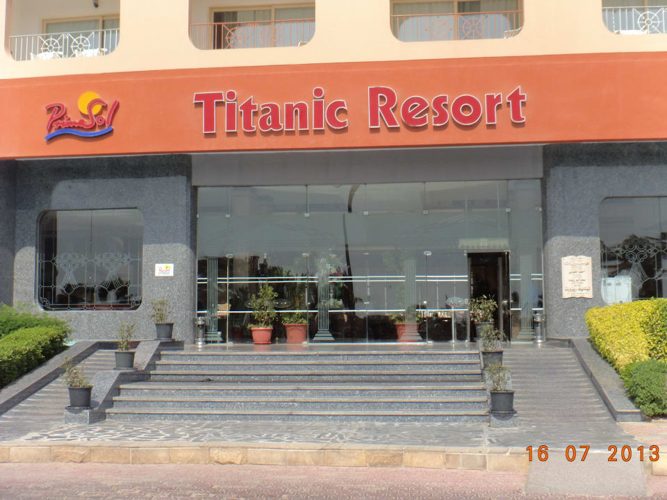 Achtung rutschig Titanic Resort & Aqua Park