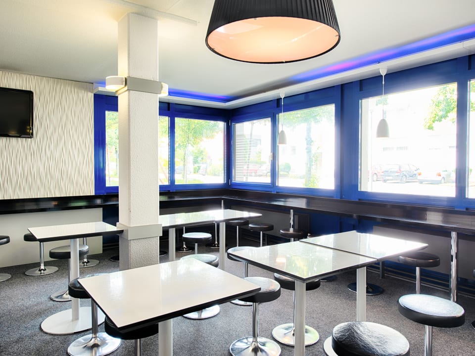 Lobby B&B Hotel München-Garching