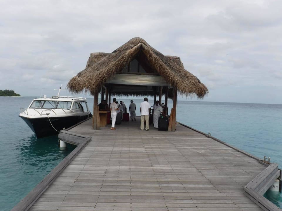 Brücke bei Ankunft Kuramathi Maldives