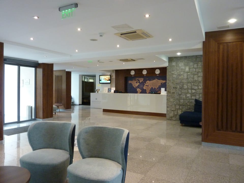 Lobby Iberostar Waves Bellevue