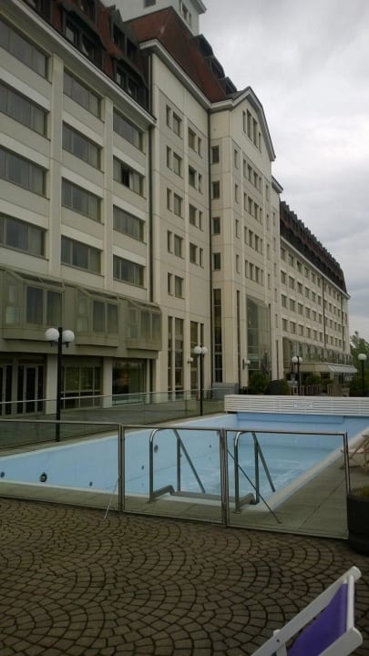 Pool Hilton Vienna Waterfront