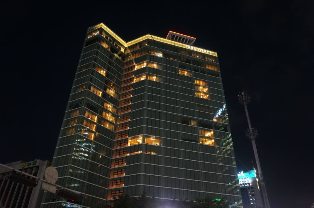 Hotel Exterior at night Hotel Park Hyatt Seoul
